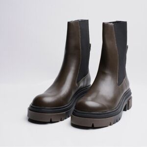 Zara Khaki Green Chelsea Ankle Boots with Track Sole size 7